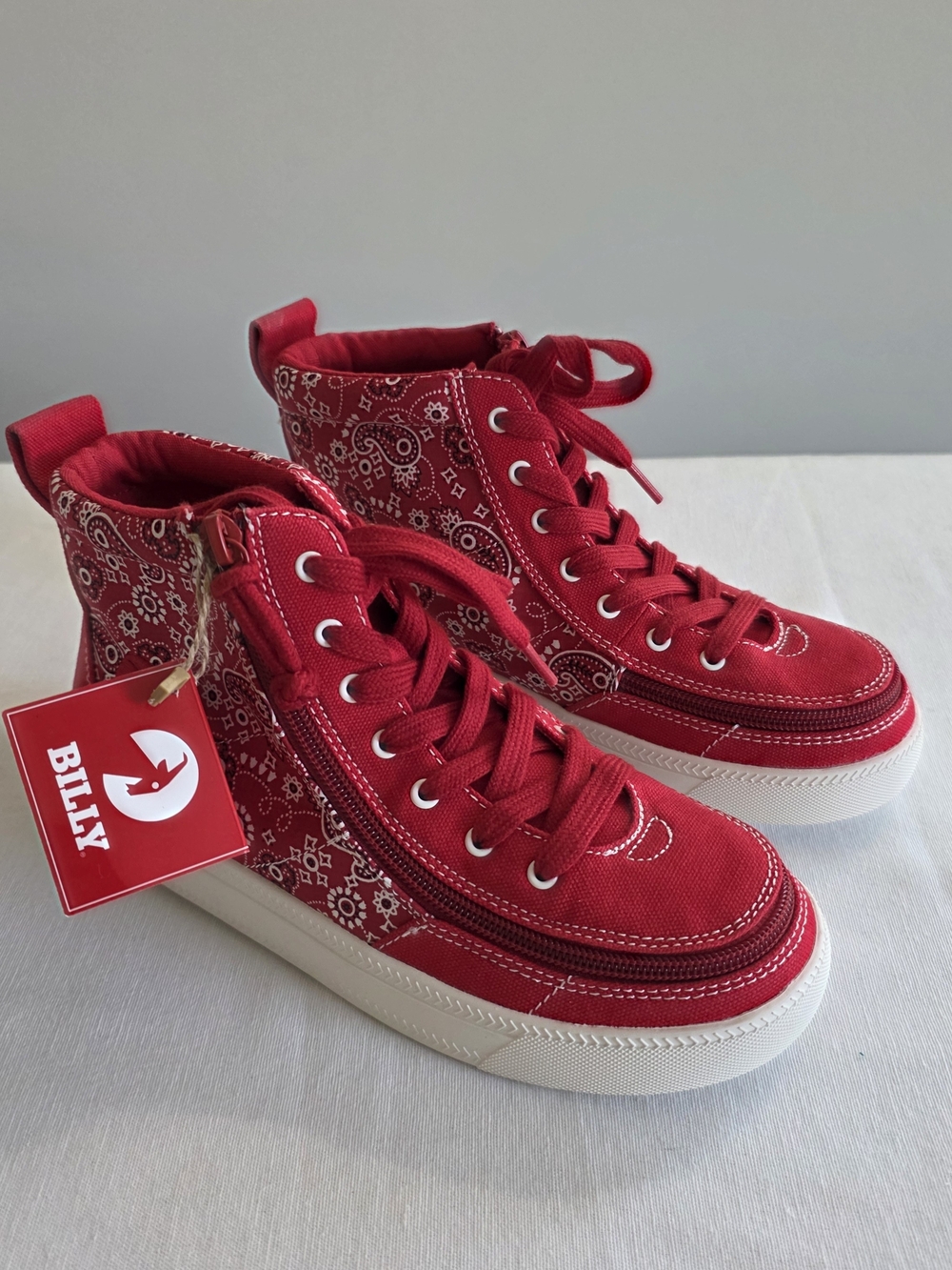 BILLY Footwear Kids Sneakers 4M Big Girl Classic Lace High Top Bandana Print Red